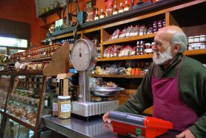 Épicerie italienne à Saint-Jean-de-Moirans : pourquoi va-t-elle fermer ?